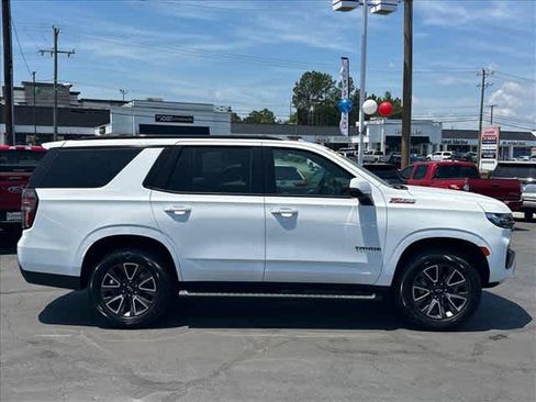 Used 2022 Chevrolet Tahoe Z71 w/ Luxury Package AWD/4WD image 2