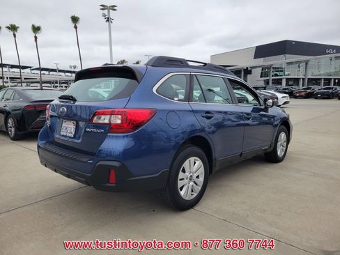 Used 2019 Subaru Outback 2.5i AWD/4WD image 4