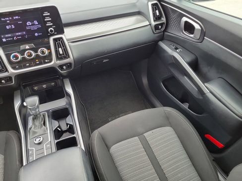 Used 2021 Kia Sorento LX image 15