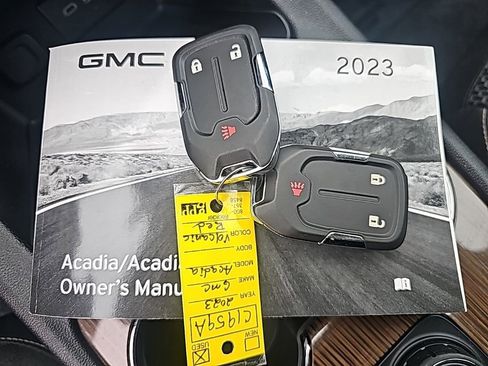 Certified 2023 GMC Acadia SLE image 24