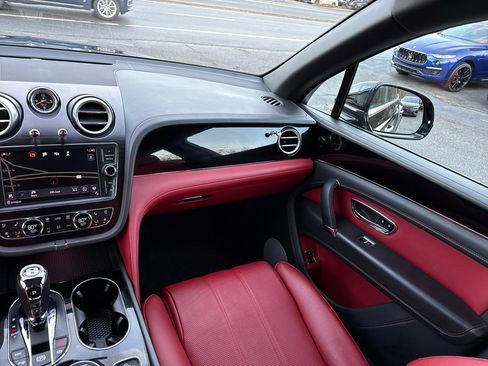 Used 2019 Bentley Bentayga image 66