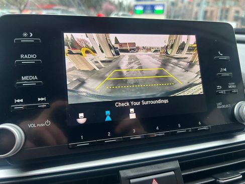Used 2018 Honda Accord Sport image 15