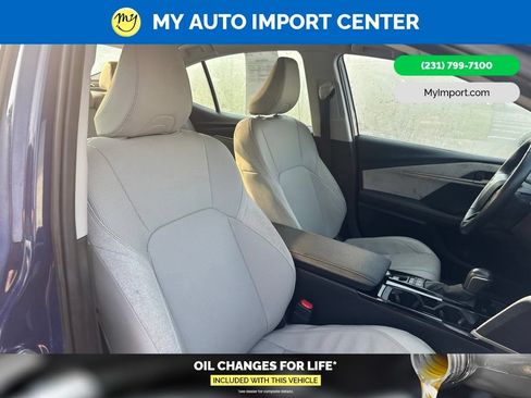 Used 2025 Toyota Camry XLE FWD image 24