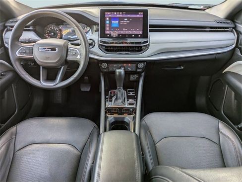 Used 2023 Jeep Compass Limited image 17