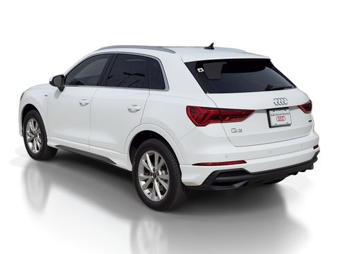 Used 2025 Audi Q3 2.0T Premium w/ Convenience Package image 3