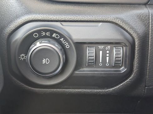 Used 2018 Jeep Wrangler Unlimited Sport S image 7