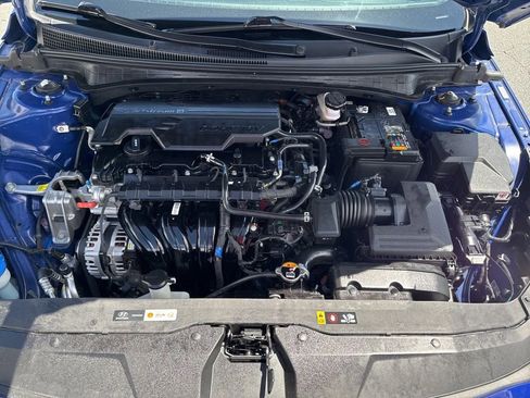 Used 2023 Hyundai Elantra Limited FWD image 19