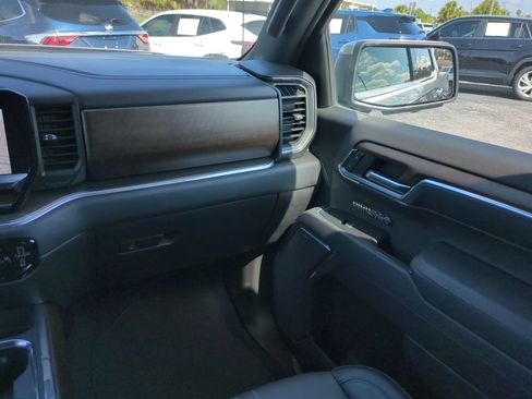 Used 2025 Chevrolet Silverado 1500 High Country RWD image 16