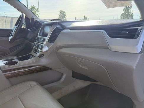 Used 2017 GMC Yukon XL SLT AWD/4WD image 19