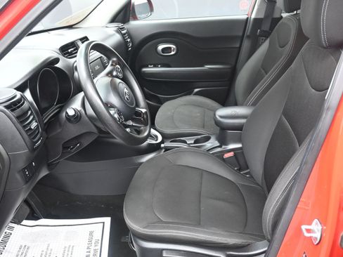 Used 2019 Kia Soul FWD image 23