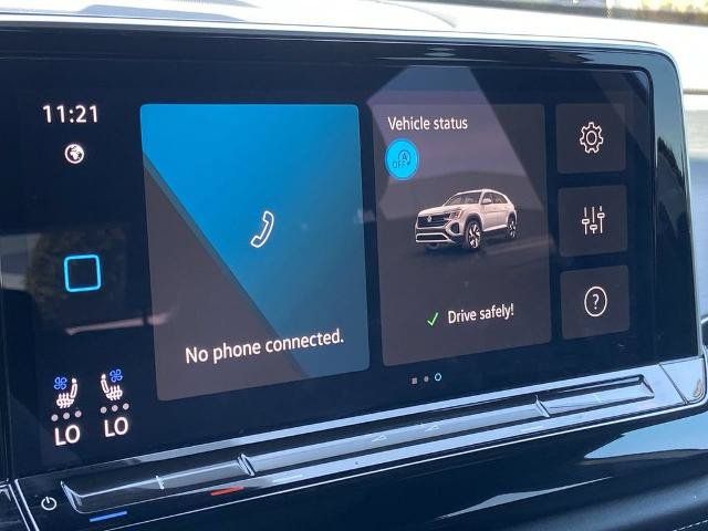 Used 2024 Volkswagen Atlas Cross Sport SE FWD image 9