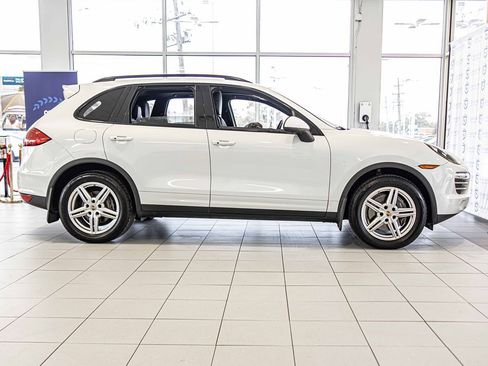Used 2014 Porsche Cayenne Platinum Edition image 11