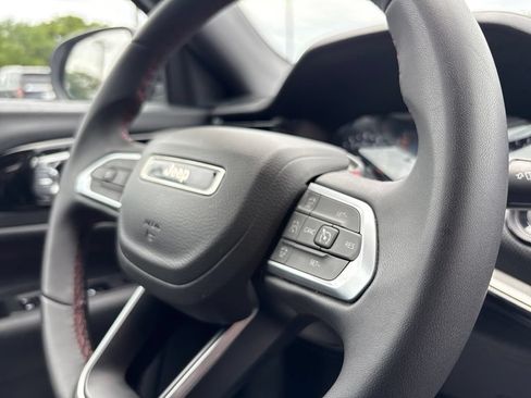 Used 2025 Jeep Compass Trailhawk AWD/4WD image 25