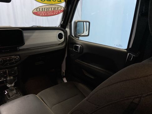 Certified 2025 Jeep Wrangler Backcountry image 29