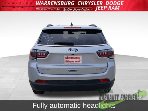 Used 2024 Jeep Compass Latitude AWD/4WD image 6