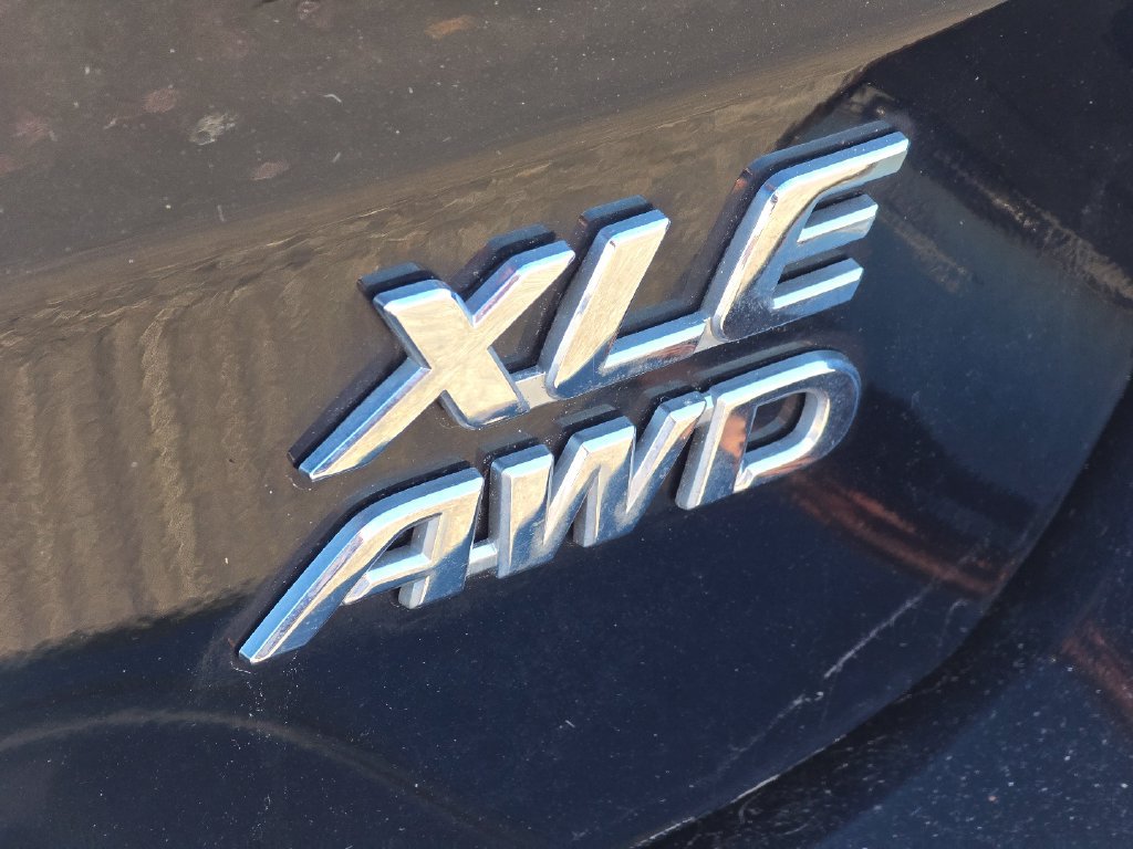 Used 2017 Toyota Sienna XLE Premium AWD/4WD image 18