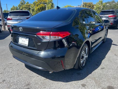 Used 2020 Toyota Corolla LE FWD image 4