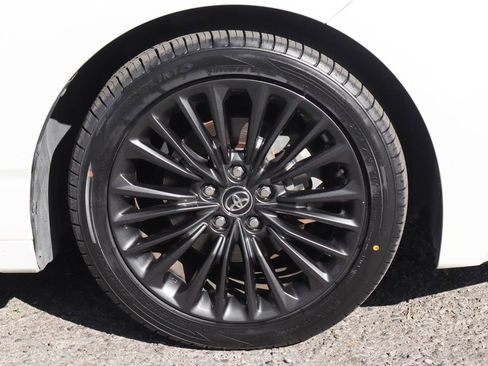 Used 2020 Toyota Avalon XSE FWD image 44