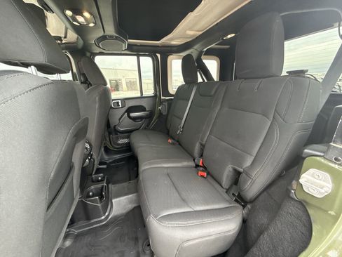 Used 2021 Jeep Wrangler Unlimited Sport AWD/4WD image 25