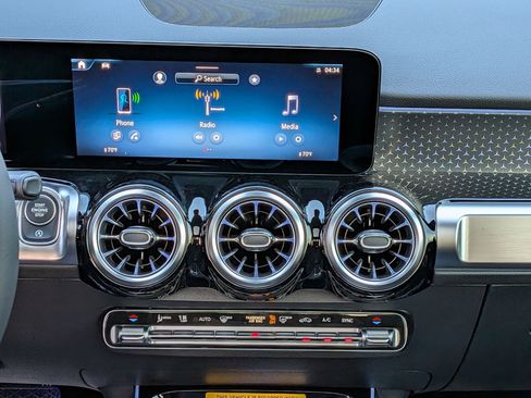 New 2026 Mercedes-Benz GLB 250 image 31