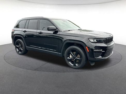 Certified 2023 Jeep Grand Cherokee Limited w/ Black Appearance Package AWD/4WD image 8