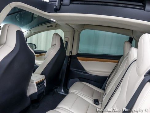 Used 2018 Tesla Model X 100D image 16