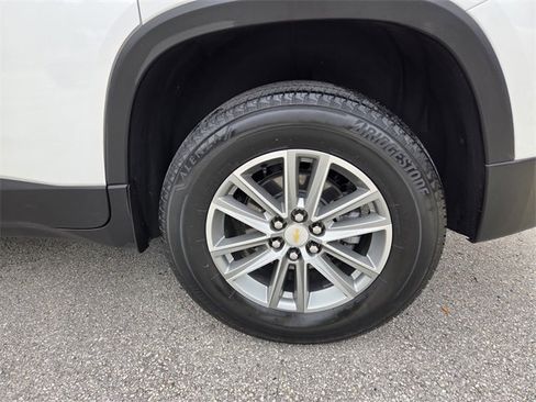 Certified 2023 Chevrolet Traverse LT image 18
