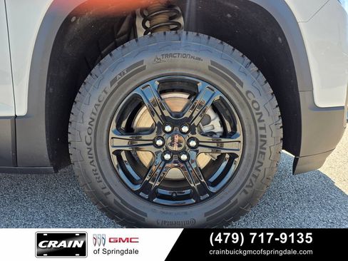 Used 2023 GMC Acadia AT4 w/ Technology Package AWD/4WD image 30