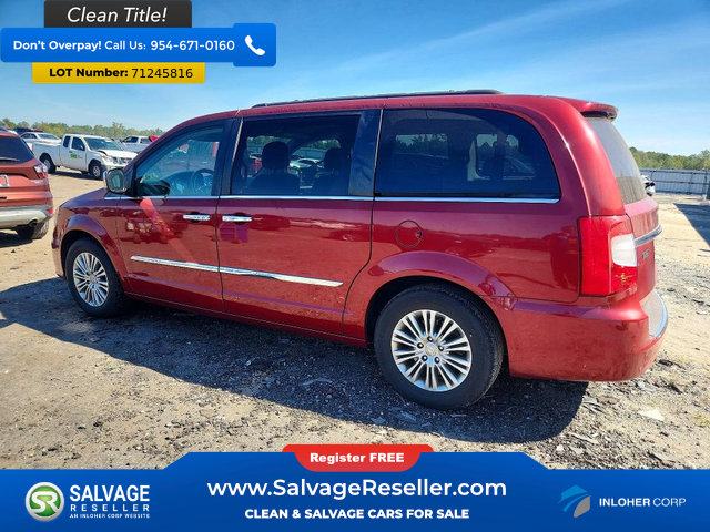 Used 2013 Chrysler Town & Country Touring-L w/ Driver Convenience Group FWD image 3