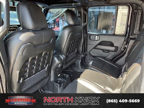 Used 2023 Jeep Gladiator Mojave w/ Cold Weather Group AWD/4WD image 15