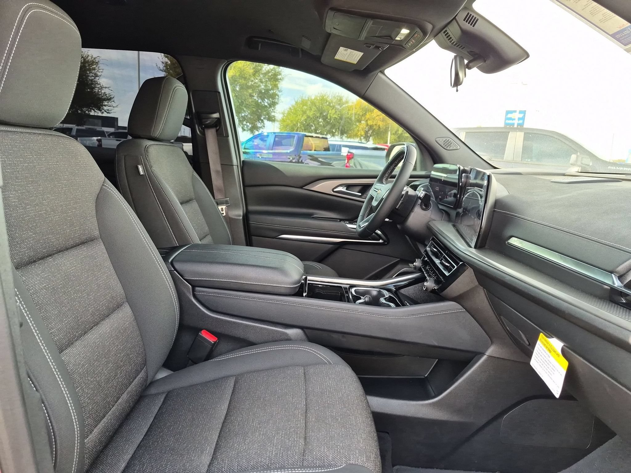 Used 2024 Chevrolet Traverse LT w/ Enhanced Driving Package FWD image 30