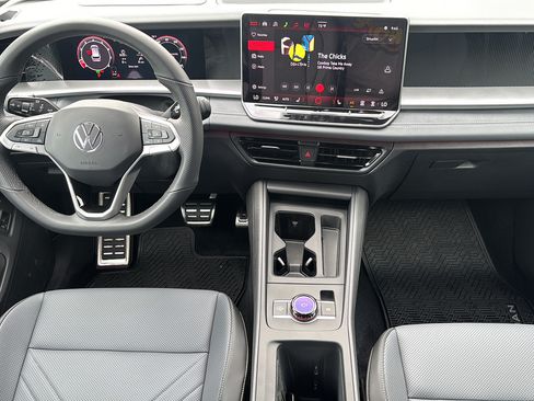 New 2026 Volkswagen Tiguan SE R-Line AWD/4WD image 17