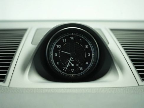 New 2025 Porsche Macan image 34