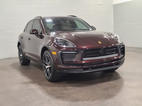 New 2026 Porsche Macan AWD/4WD image 9