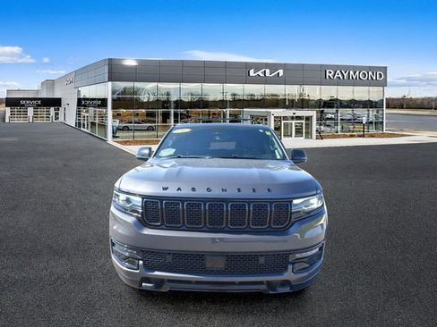 Used 2024 Jeep Wagoneer Series II AWD/4WD image 8