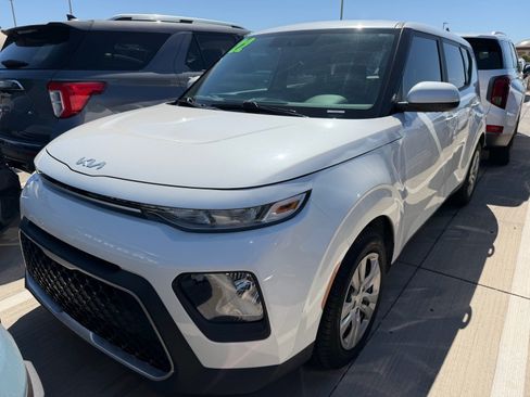 Certified 2022 Kia Soul LX FWD image 7