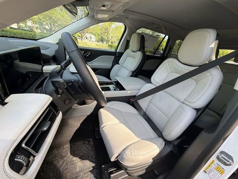 New 2026 Lincoln Aviator Reserve image 11