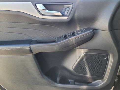 Used 2021 Ford Escape SE w/ Cold Weather Package image 22