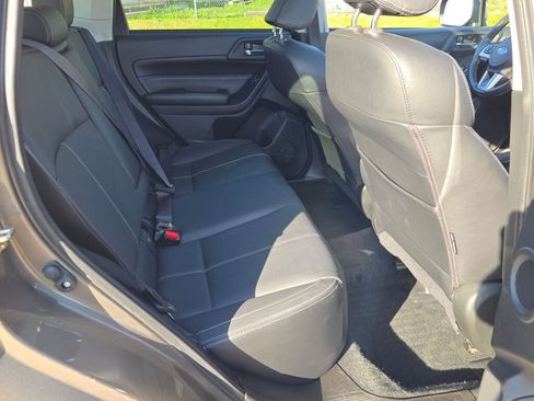 Used 2018 Subaru Forester 2.5i Touring AWD/4WD image 9