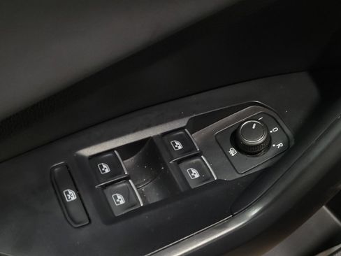 Used 2025 Volkswagen Jetta SE image 27