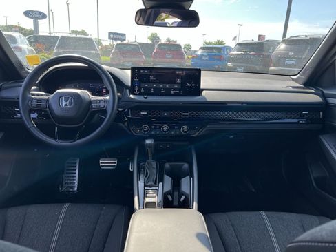 Used 2025 Honda Accord Sport image 30