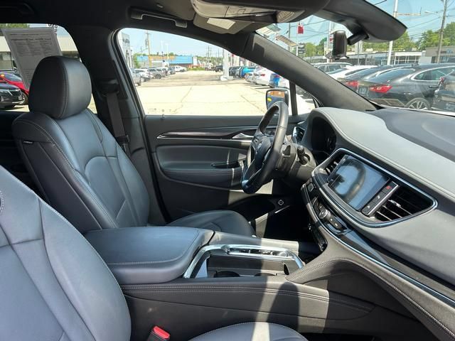 Used 2024 Buick Enclave Premium AWD/4WD image 31