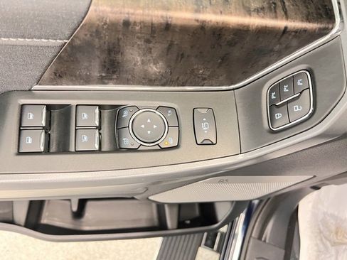 Used 2024 Ford F250 Lariat w/ Chrome Package image 14