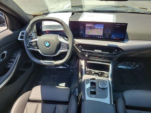 Used 2025 BMW 330i Sedan w/ Premium Package RWD image 11