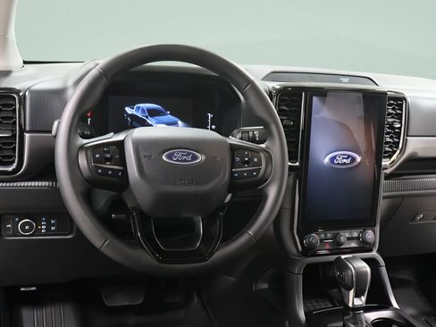 Used 2025 Ford Ranger XLT w/ Equipment Group 301A High AWD/4WD image 9