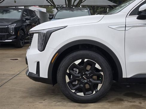 New 2026 Kia Sorento S image 5