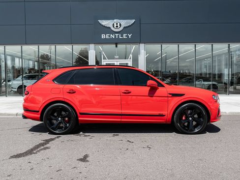Certified 2023 Bentley Bentayga Extended Wheelbase AWD/4WD image 14