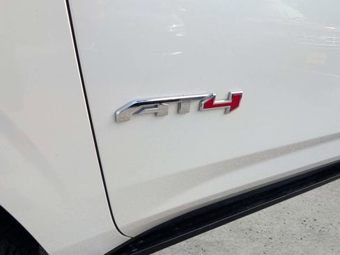 Used 2023 GMC Yukon XL AT4 w/ Technology Package AWD/4WD image 7