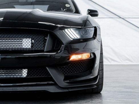 Used 2016 Ford Mustang Shelby GT350 image 9