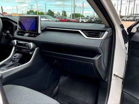 Used 2024 Toyota RAV4 XLE w/ Convenience Package image 19